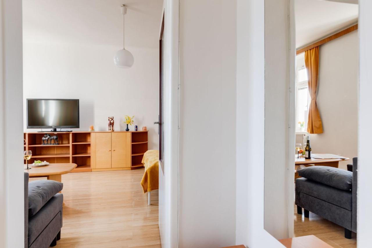 Sunshine Apartment Near The City Center Prag Exterior foto
