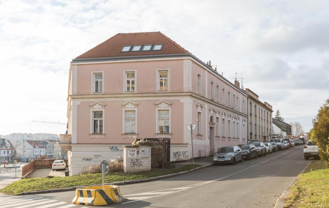 Sunshine Apartment Near The City Center Prag Exterior foto
