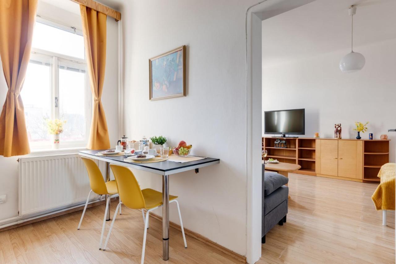 Sunshine Apartment Near The City Center Prag Exterior foto