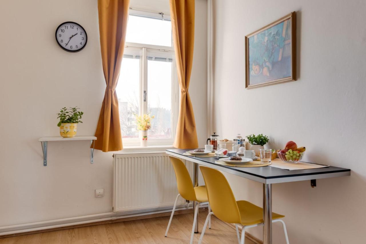 Sunshine Apartment Near The City Center Prag Exterior foto