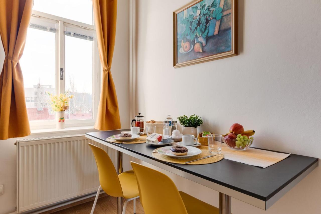 Sunshine Apartment Near The City Center Prag Exterior foto