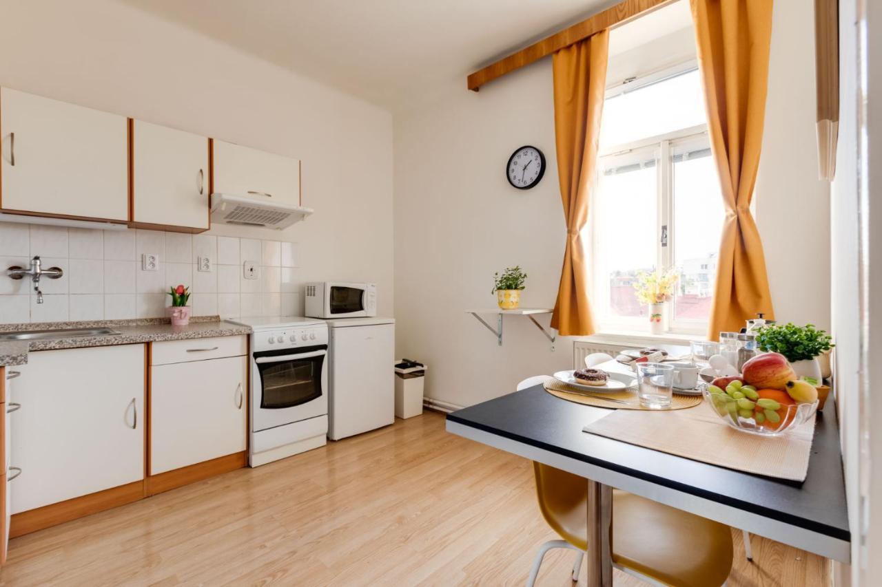 Sunshine Apartment Near The City Center Prag Exterior foto