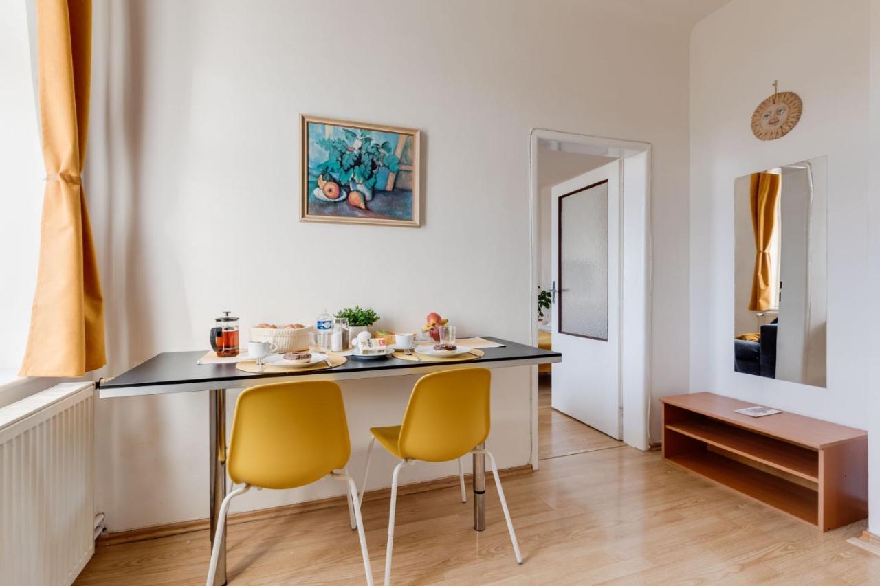 Sunshine Apartment Near The City Center Prag Exterior foto