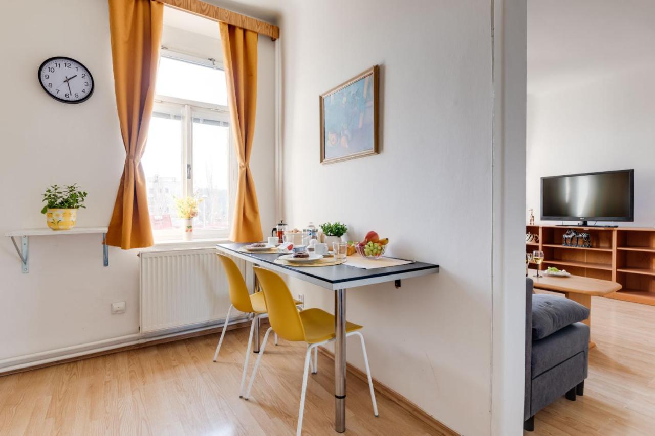 Sunshine Apartment Near The City Center Prag Exterior foto