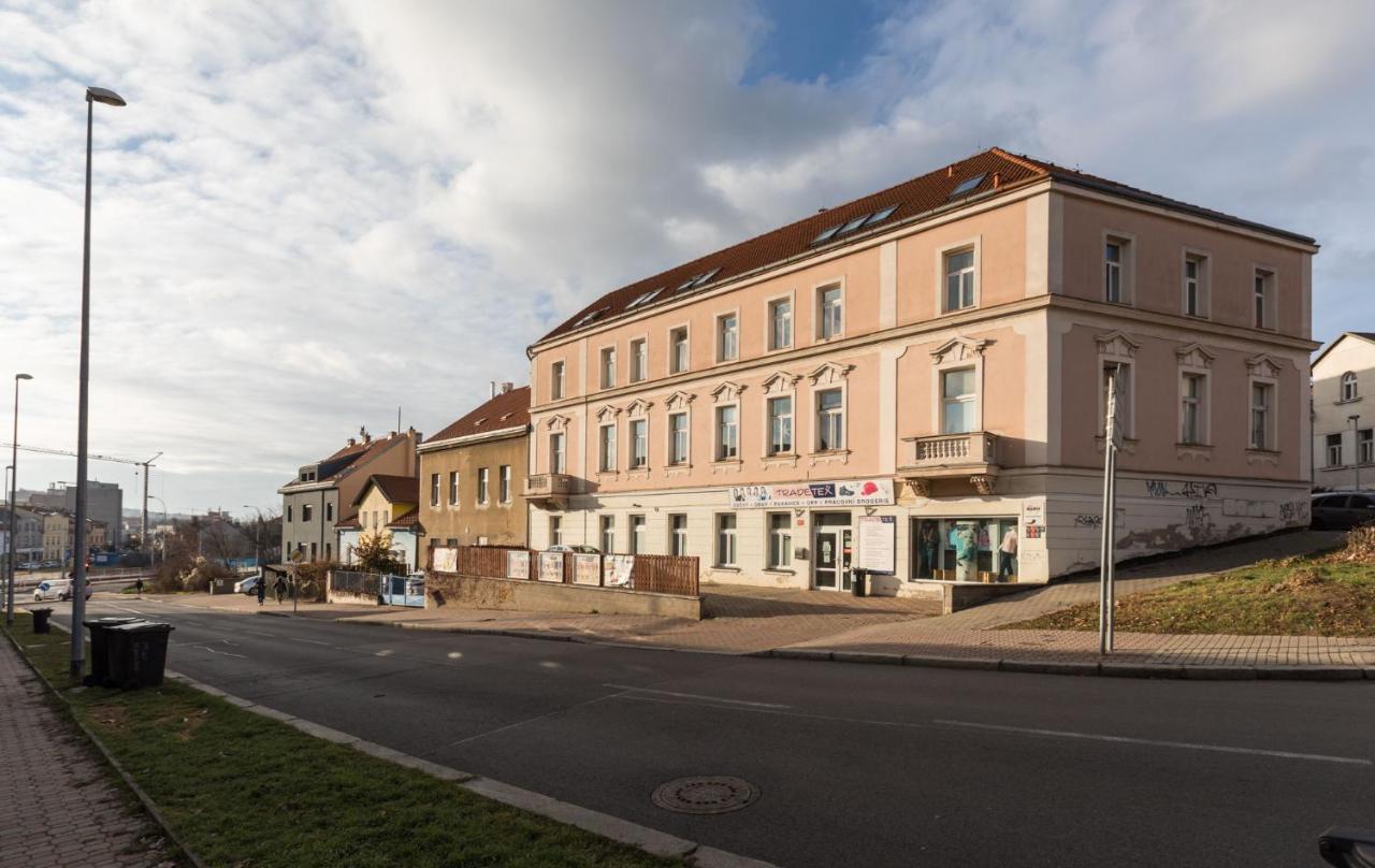Sunshine Apartment Near The City Center Prag Exterior foto