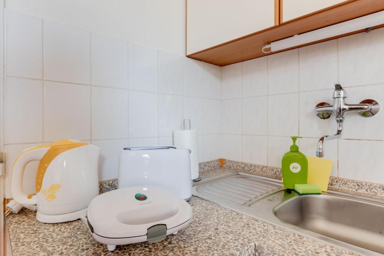 Sunshine Apartment Near The City Center Prag Exterior foto